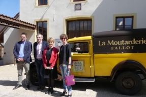 Quand Marie Guite Dufay voit jaune... C'est que la moutarde lui monte au nez !